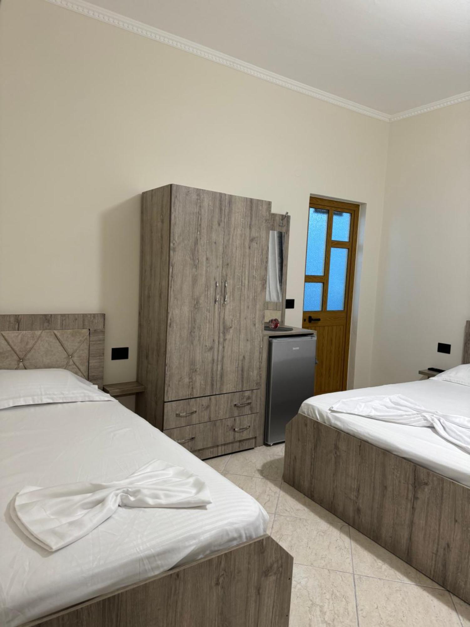 Vila Eljus Durres Bagian luar foto