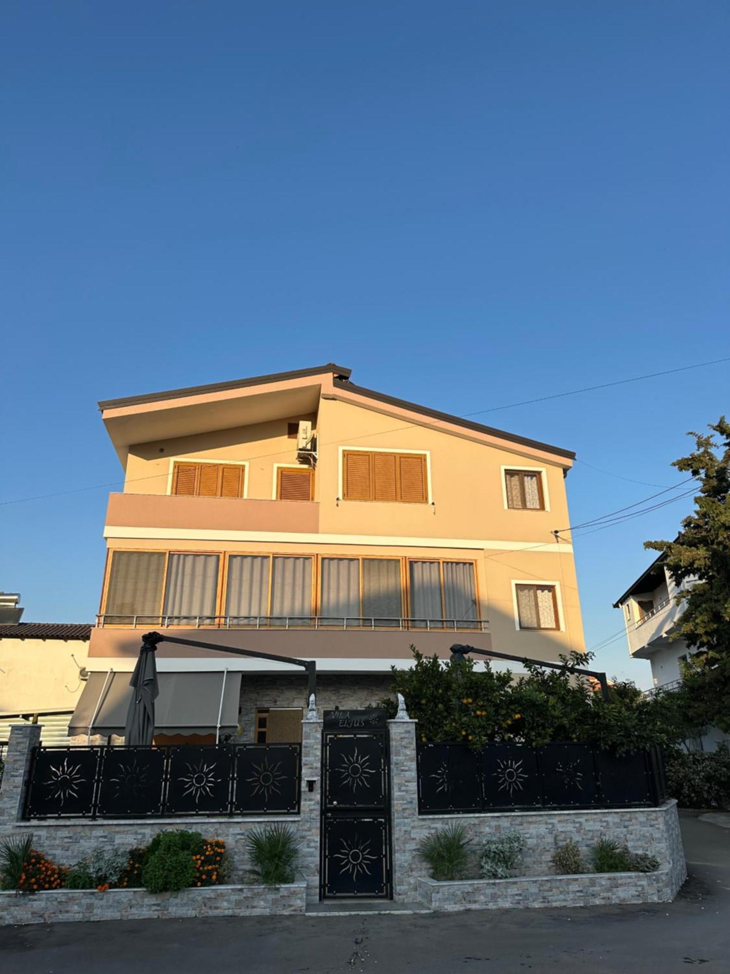 Vila Eljus Durres Bagian luar foto