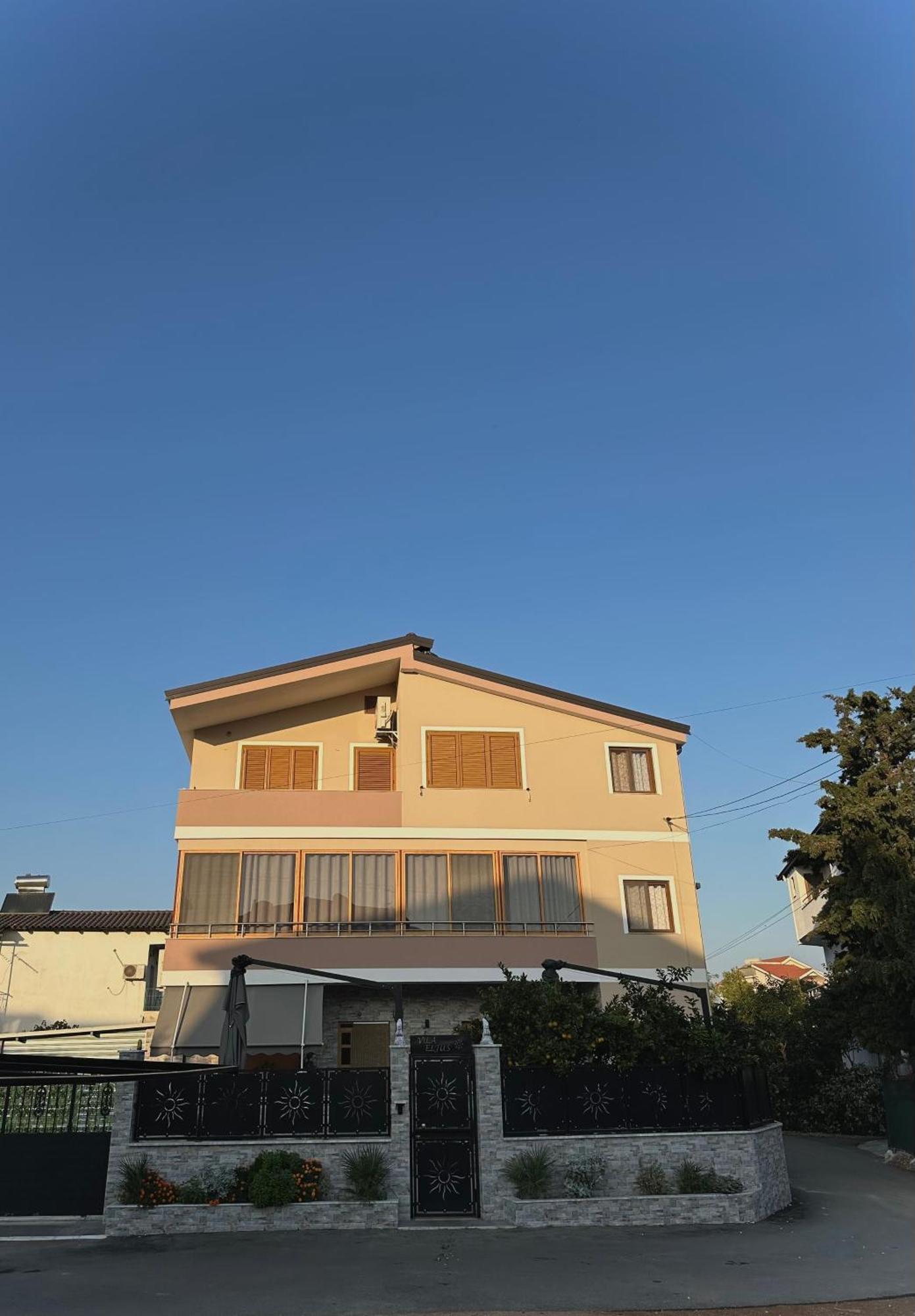 Vila Eljus Durres Bagian luar foto